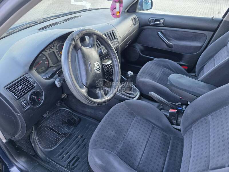 Volkswagen Golf 4 1.6 TNG  REG DUGO