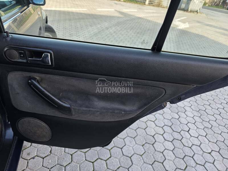 Volkswagen Golf 4 1.6 TNG  REG DUGO