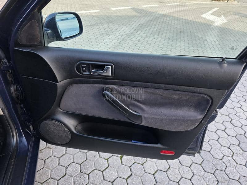 Volkswagen Golf 4 1.6 TNG  REG DUGO