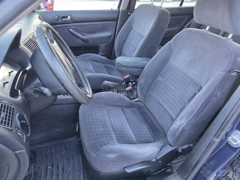 Volkswagen Golf 4 1.6 TNG  REG DUGO