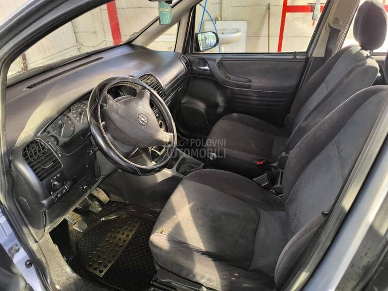 Opel Zafira 