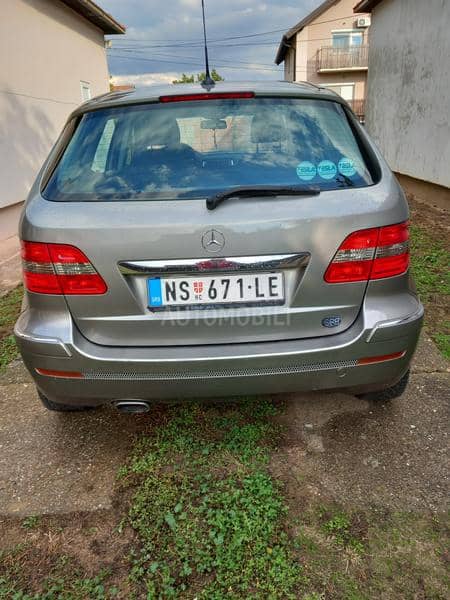 Mercedes Benz B 180 