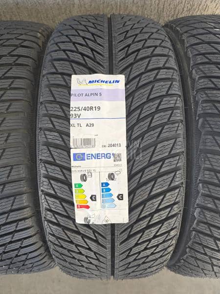 Pirelli 255/35 R19 Zimska
