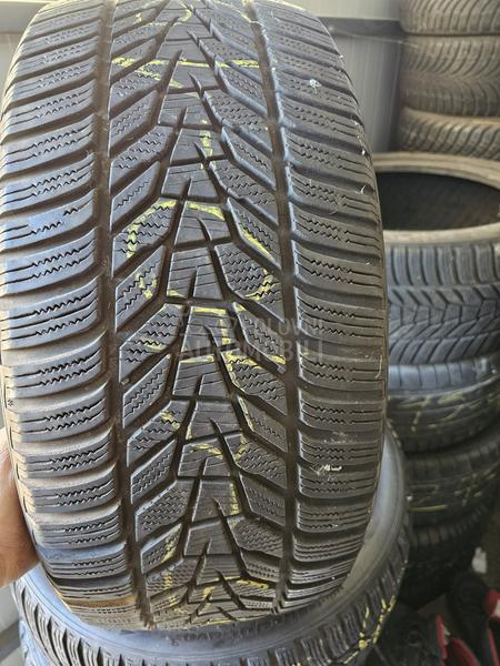 Hankook 245/40 R19 Zimska