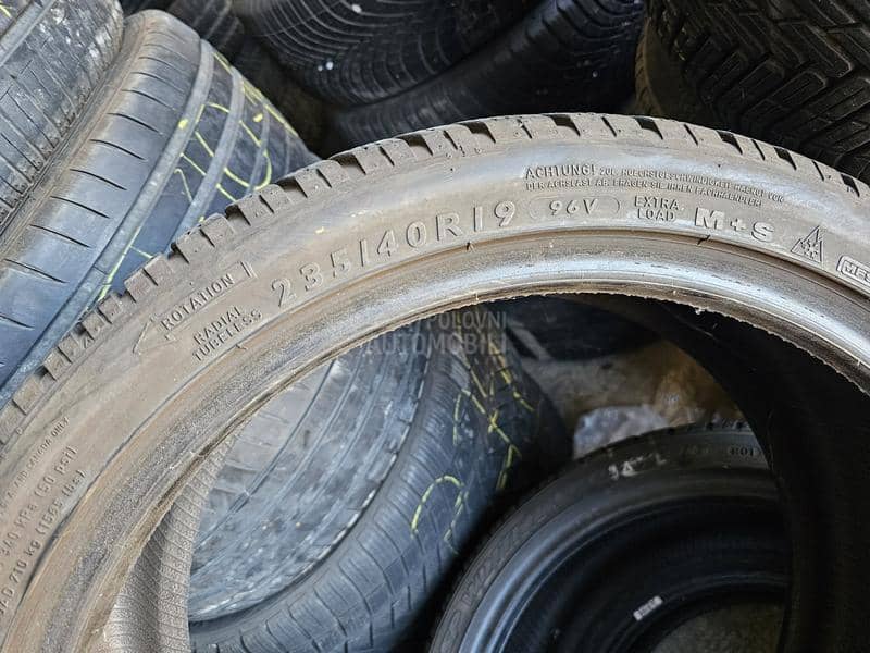 Dunlop 235/40 R19 Zimska