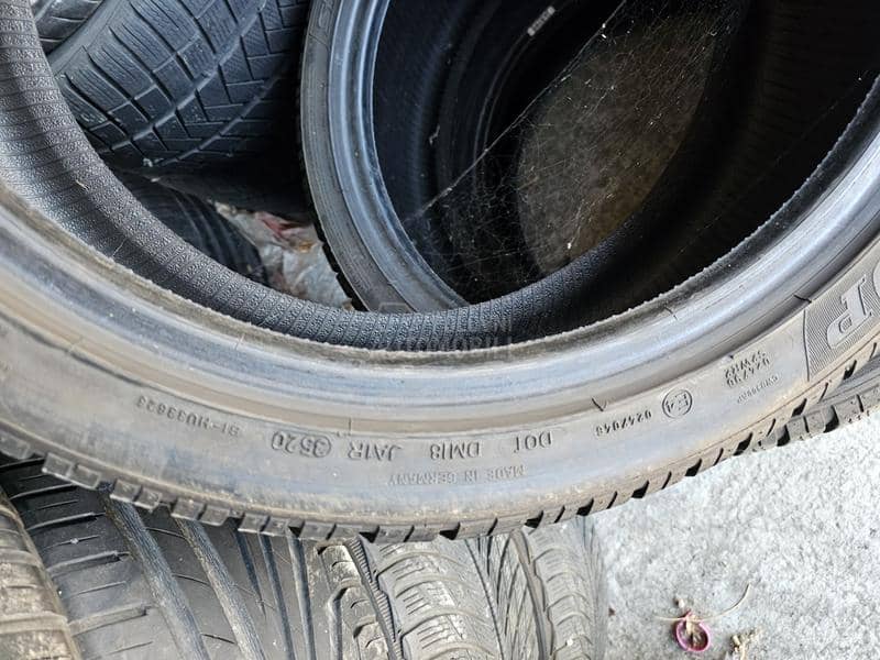 Dunlop 235/40 R19 Zimska