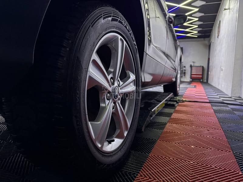 Ford Kuga N O V A Ford Kuga N O V A