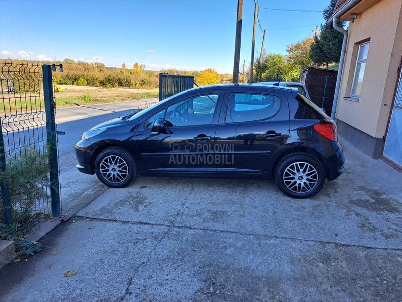 Peugeot 207 1.4 P-O-G-L-E-D-A-J
