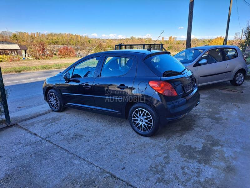 Peugeot 207 1.4 P-O-G-L-E-D-A-J