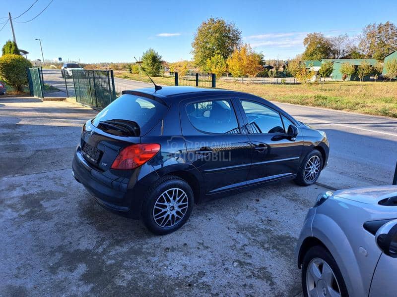 Peugeot 207 1.4 P-O-G-L-E-D-A-J
