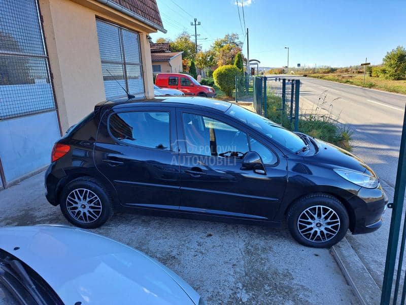 Peugeot 207 1.4 P-O-G-L-E-D-A-J