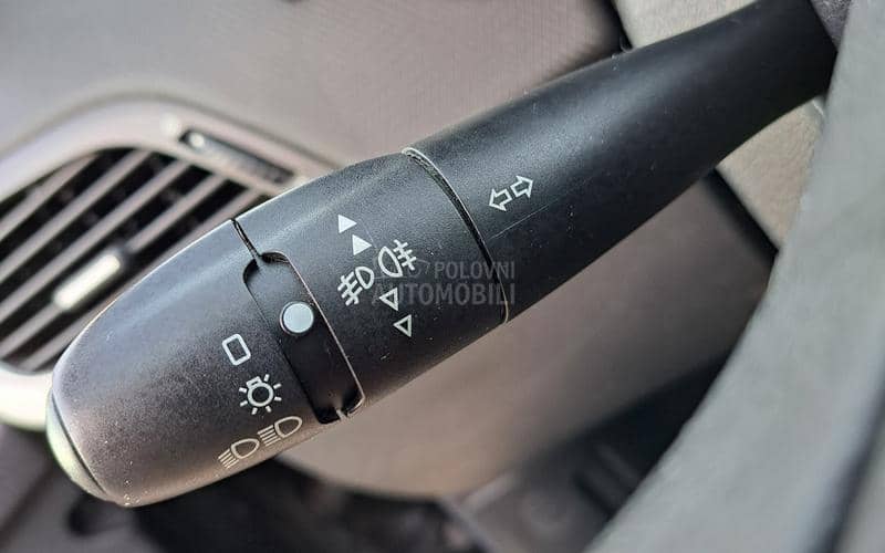 Peugeot 207 1.4 P-O-G-L-E-D-A-J