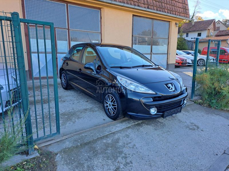 Peugeot 207 1.4 P-O-G-L-E-D-A-J