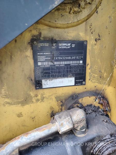 CAT 432 D