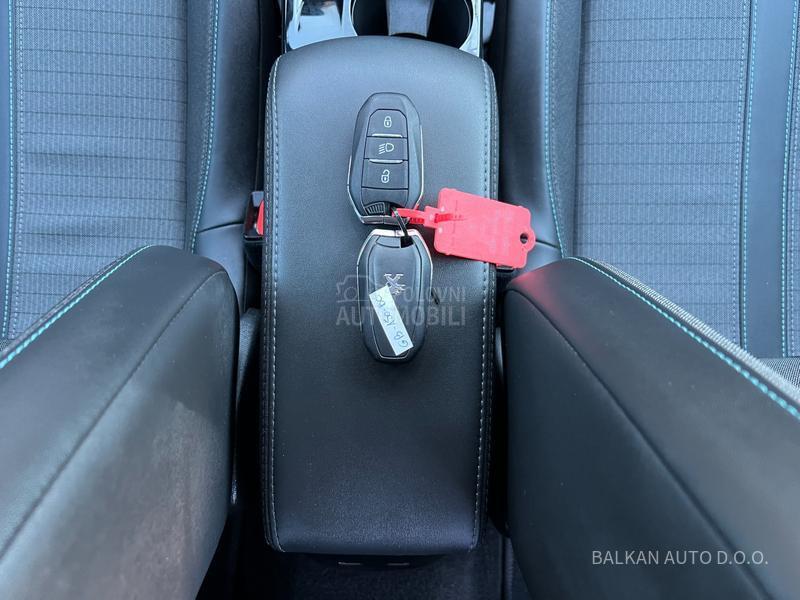 Peugeot 2008 1.5HDI/ALLURE/AUT