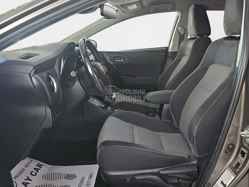 Toyota Auris HYBRID/T0P