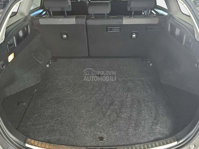 Toyota Auris HYBRID/T0P