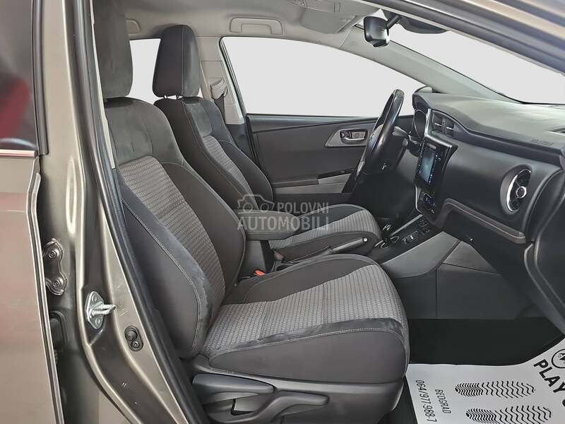 Toyota Auris HYBRID/T0P