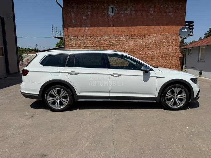 Volkswagen Passat B8 Alltrack 2.0 TDI/DSG/PANO