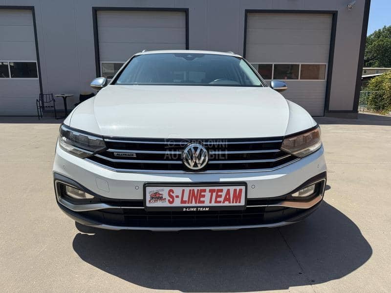 Volkswagen Passat B8 Alltrack 2.0 TDI/DSG/PANO