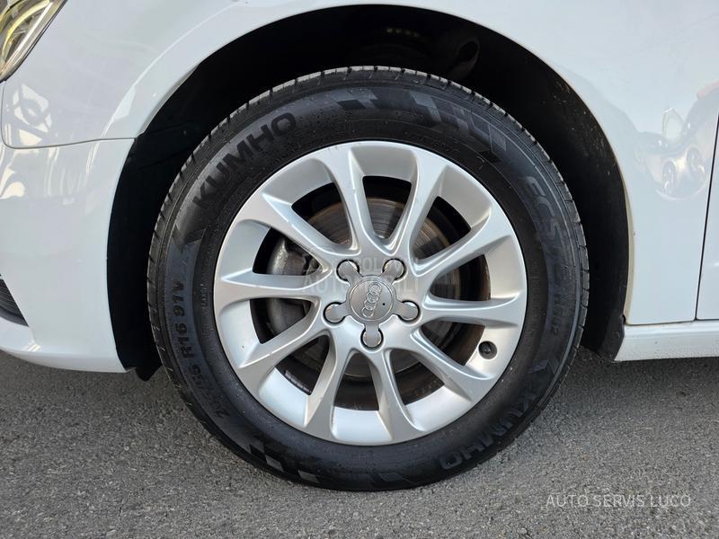 Audi A3 1.6 TDI S TRONIC/LED