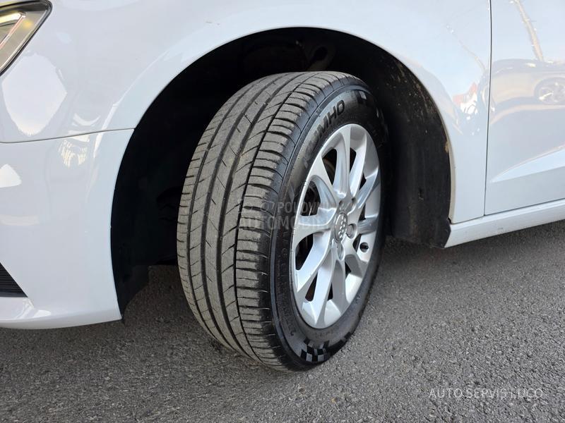 Audi A3 1.6 TDI S TRONIC/LED