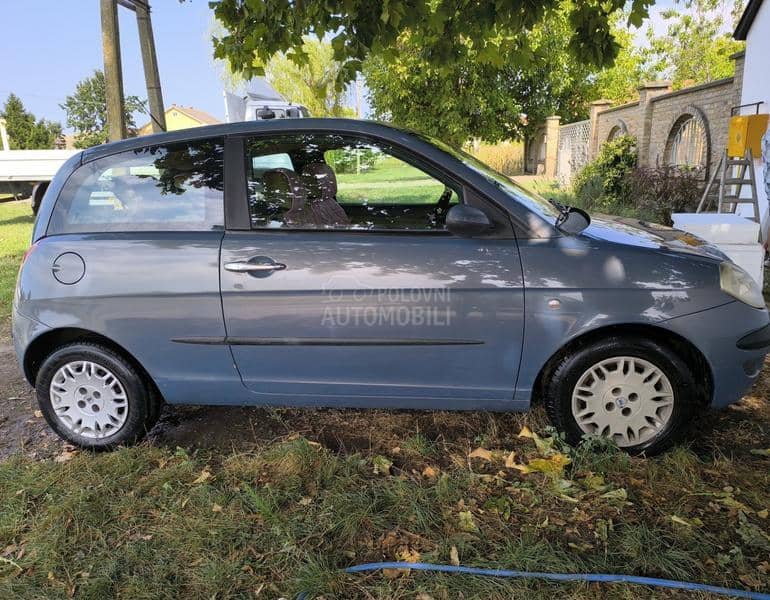 Lancia Ypsilon 
