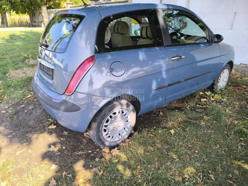 Lancia Ypsilon 