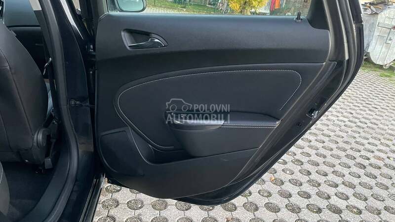 Opel Astra J 1.7CDTI COSMO