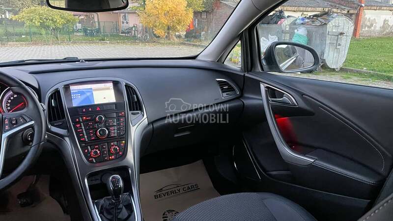 Opel Astra J 1.7CDTI COSMO