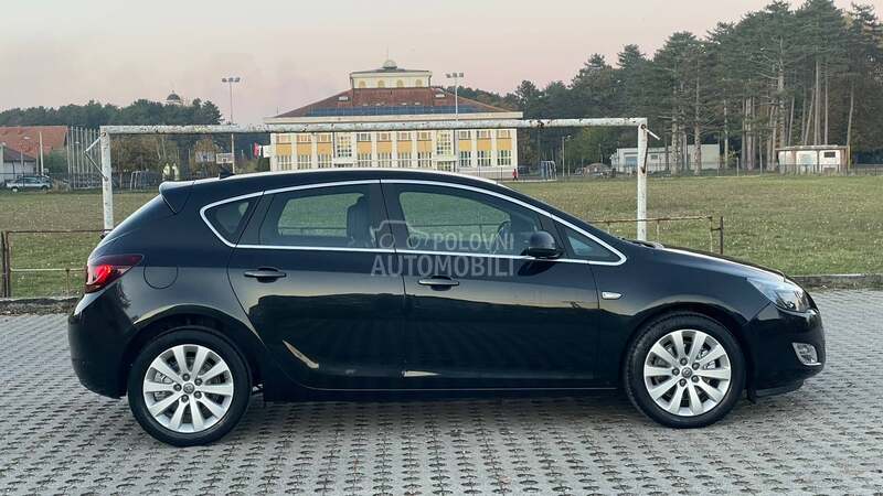 Opel Astra J 1.7CDTI COSMO