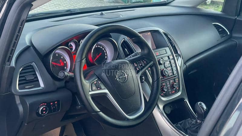 Opel Astra J 1.7CDTI COSMO