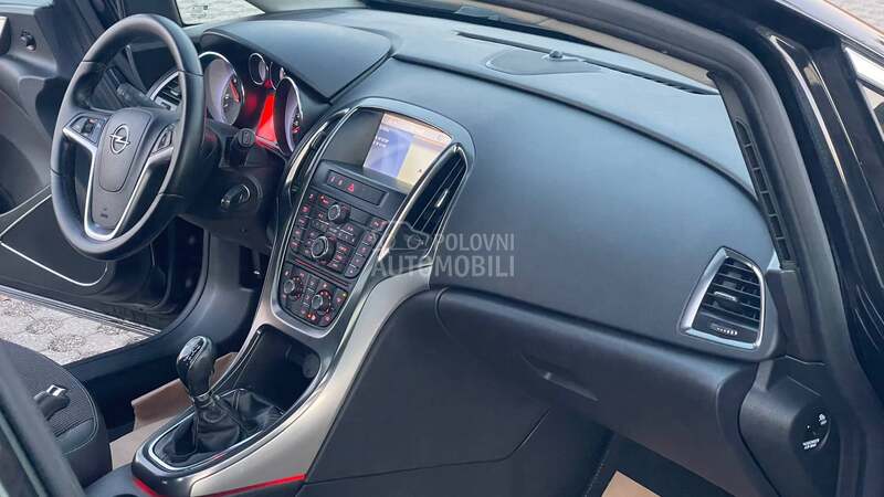 Opel Astra J 1.7CDTI COSMO