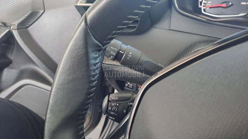 Peugeot 2008 1.5 BLU NAV ALU LED