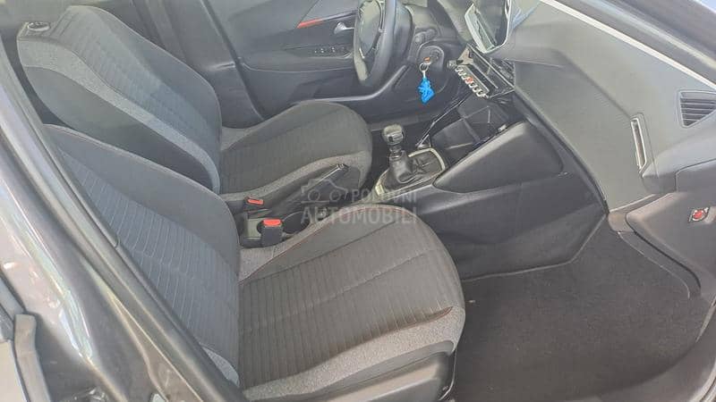 Peugeot 2008 1.5 BLU NAV ALU LED