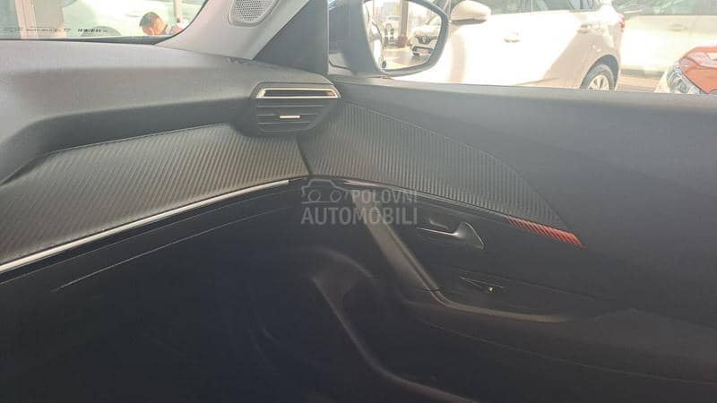 Peugeot 2008 1.5 BLU NAV ALU LED