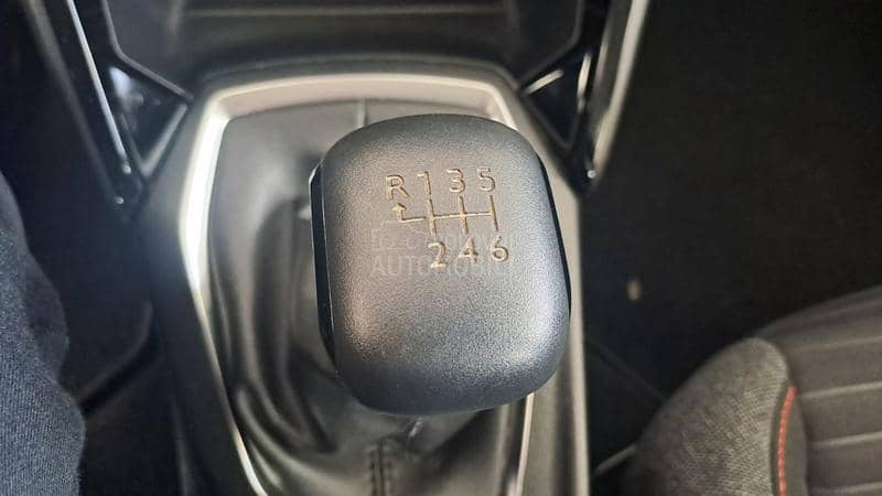 Peugeot 2008 1.5 BLU NAV ALU LED