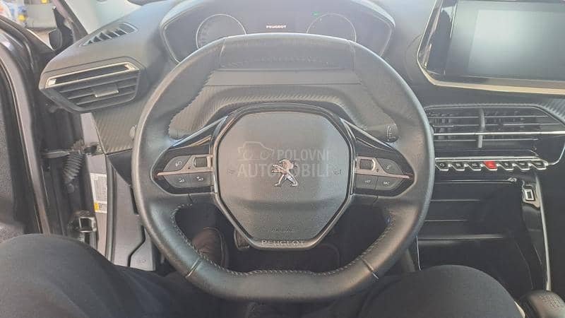 Peugeot 2008 1.5 BLU NAV ALU LED