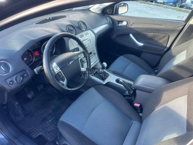 Ford Mondeo 