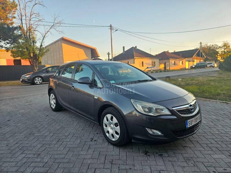 Opel Astra J 1.4 REG GOD DANA