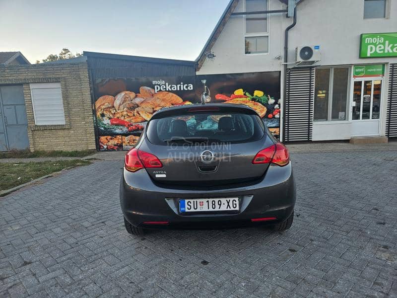 Opel Astra J 1.4 REG GOD DANA
