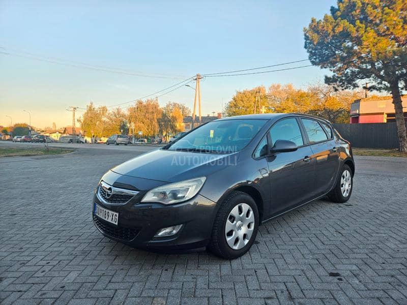 Opel Astra J 1.4 REG GOD DANA