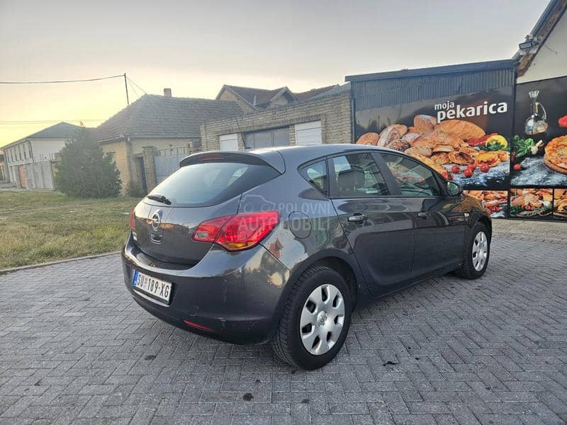 Opel Astra J 1.4 REG GOD DANA