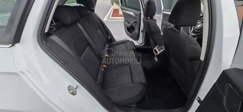 Škoda Superb AUT/PAN/car vertical