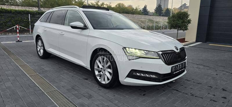 Škoda Superb AUT/PAN/car vertical