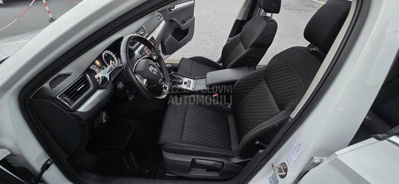 Škoda Superb AUT/PAN/car vertical