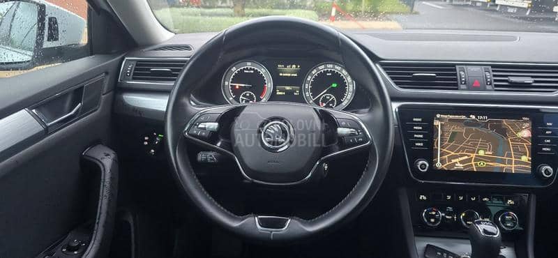 Škoda Superb AUT/PAN/car vertical