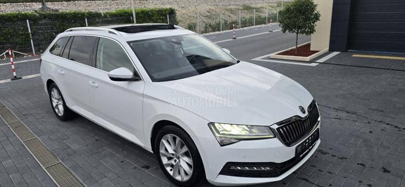 Škoda Superb AUT/PAN/car vertical