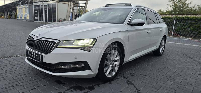 Škoda Superb AUT/PAN/car vertical
