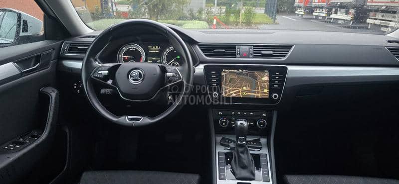 Škoda Superb AUT/PAN/car vertical